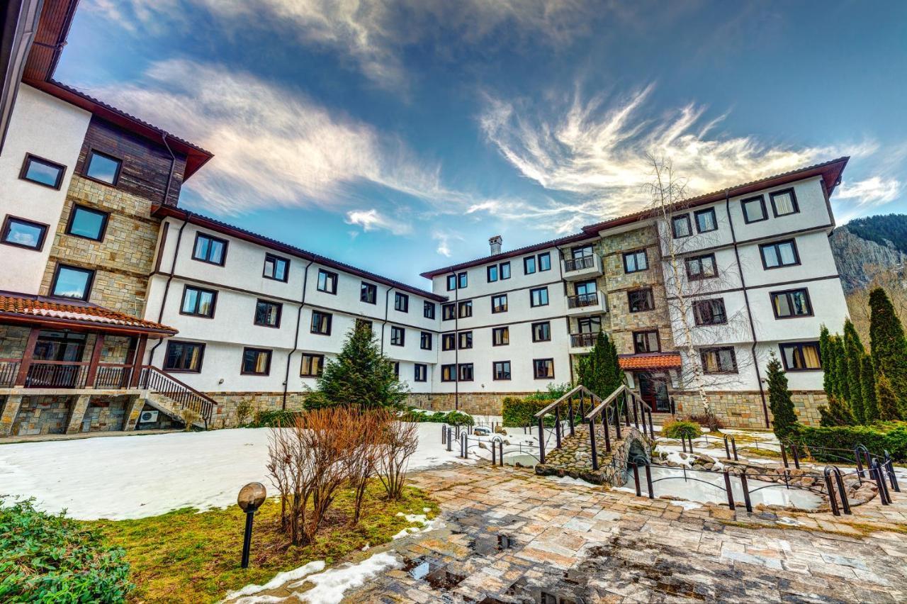 Aparthotel Silver Hills Free Parking スモーリャン エクステリア 写真