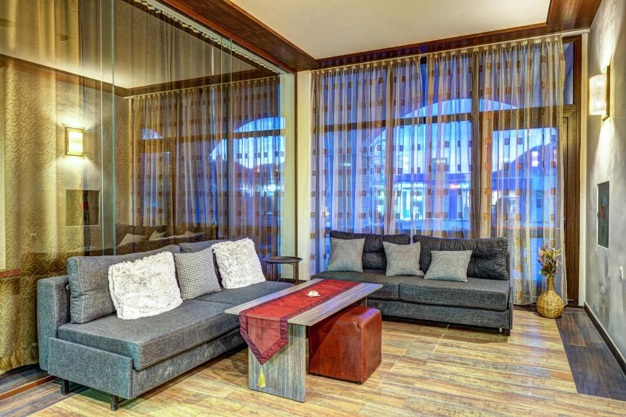 Aparthotel Silver Hills Free Parking スモーリャン エクステリア 写真