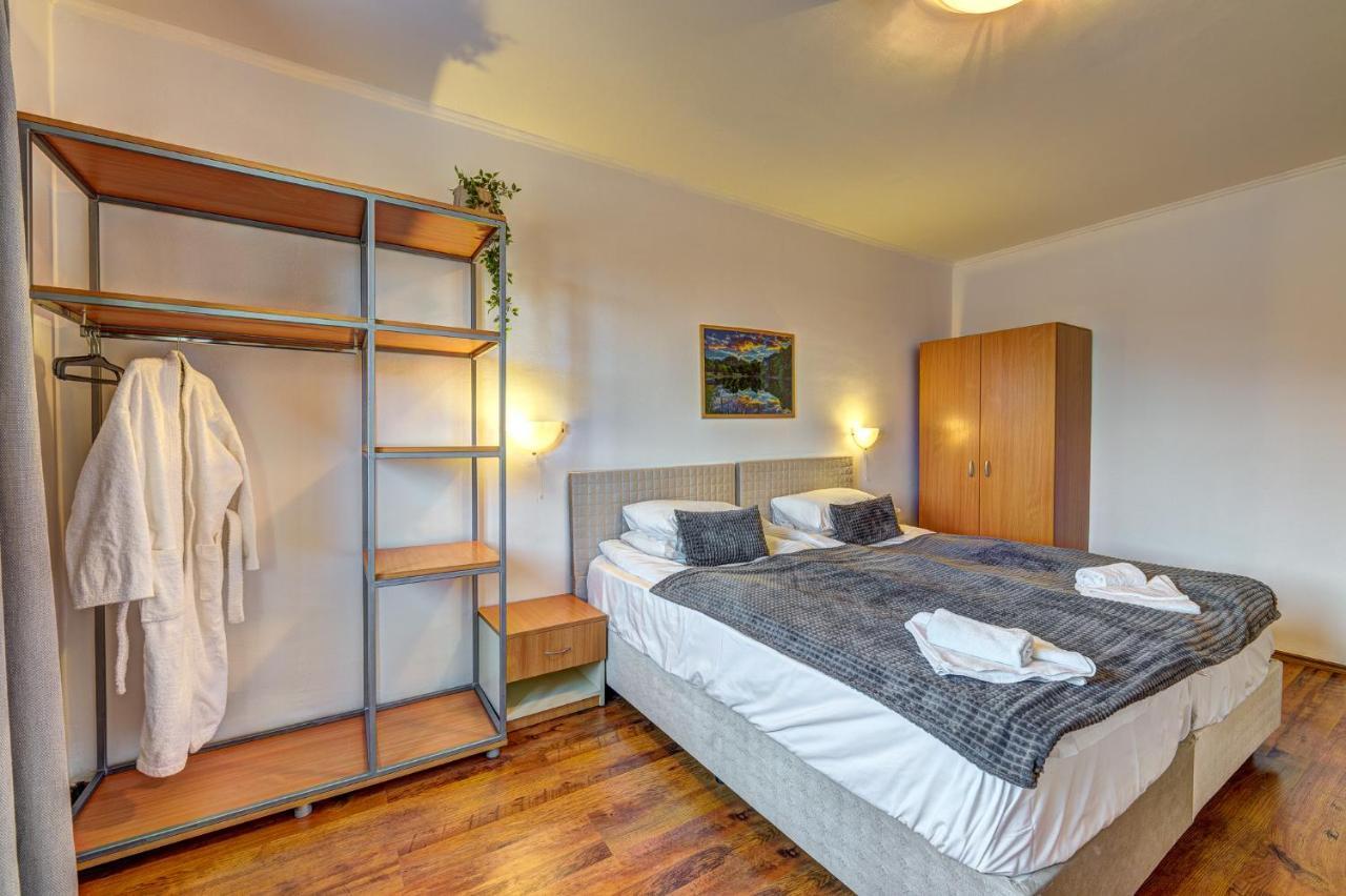 Aparthotel Silver Hills Free Parking スモーリャン エクステリア 写真