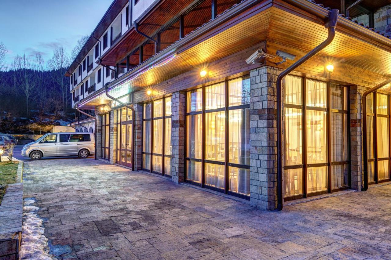 Aparthotel Silver Hills Free Parking スモーリャン エクステリア 写真